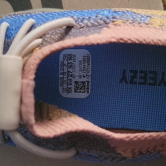 Yeezy sneakers - Picture 3 of 3